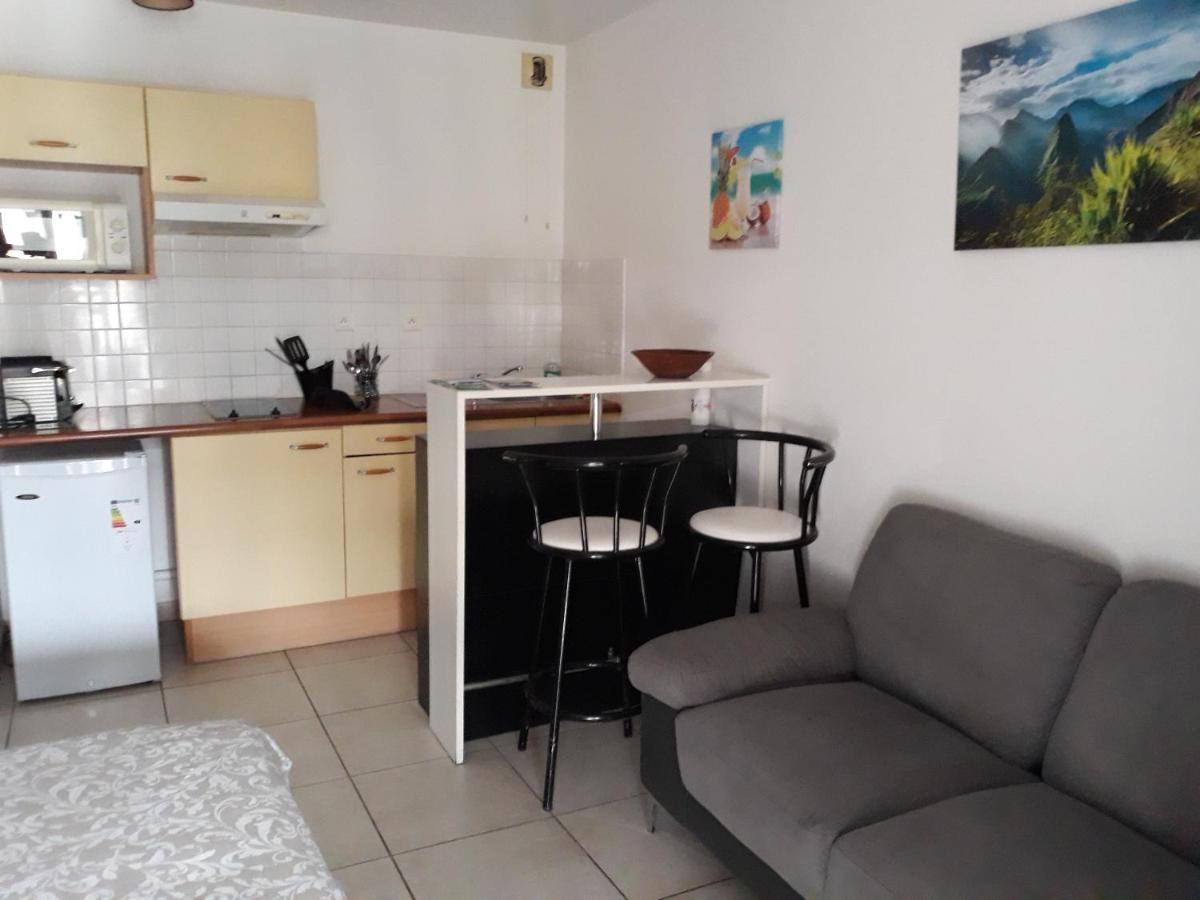 Les Pieds Dans L'Eau ! Apartment Saint-Gilles Les Bains Exterior photo