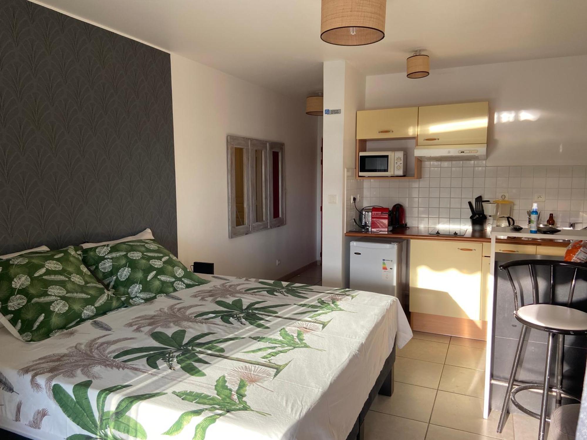 Les Pieds Dans L'Eau ! Apartment Saint-Gilles Les Bains Exterior photo